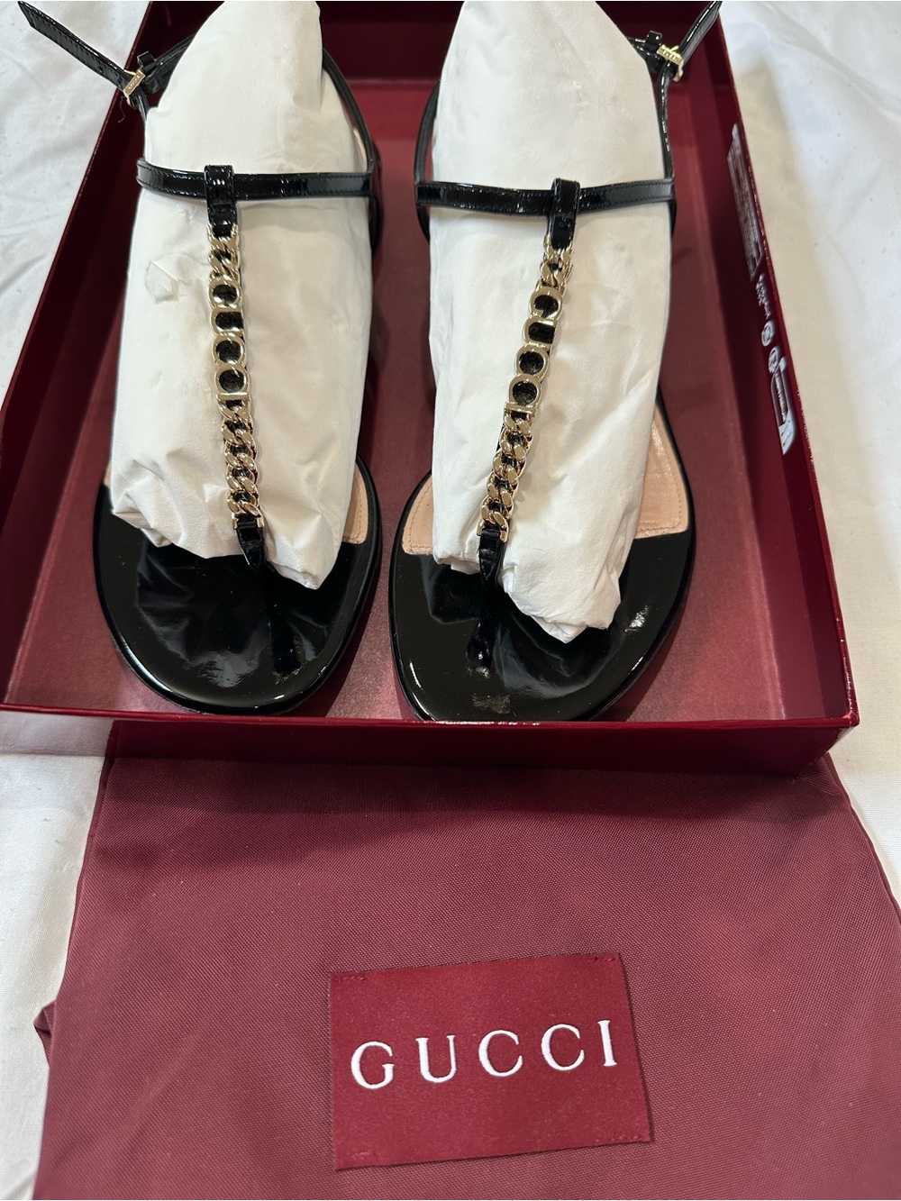 Gucci Black Patent Leather T-Strap Sandals with Gold Chain - Picture 7 of 9